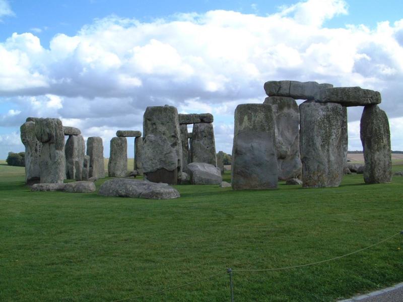 stonehenge-2.jpg